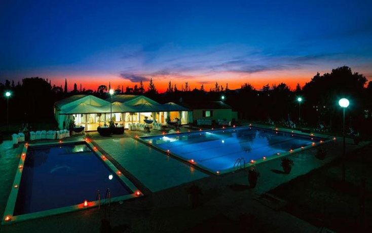 PASQUA  in Toscana vicino all'Argentario Resort con piscina riscaldata 