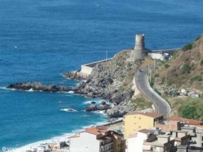 Find holiday accommodation along the calabrian coast