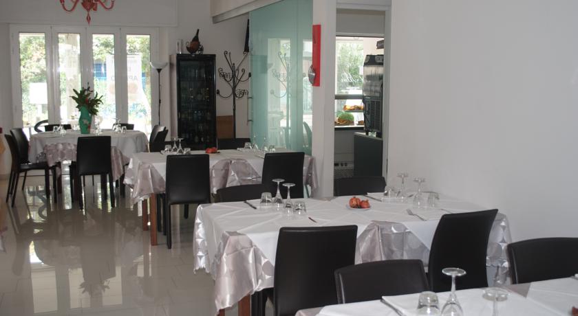 Ampio e luminoso Ristorante