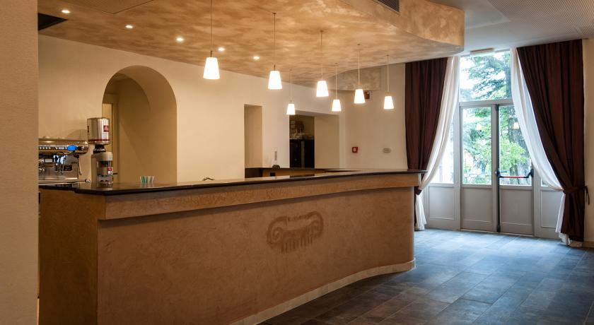 Reception hotel con Suite con Idromassaggio a Grosseto 