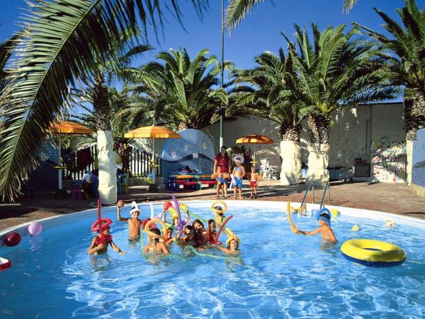 Ideale per Bambini con Animazione e Piscina Bassa 