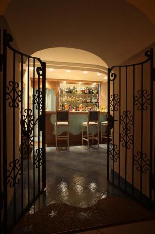 Bar con servizio cocktail hotel Ischia porto