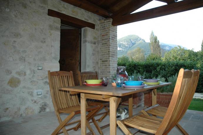 Area ristoro all'aperto Country House a Ferentillo 