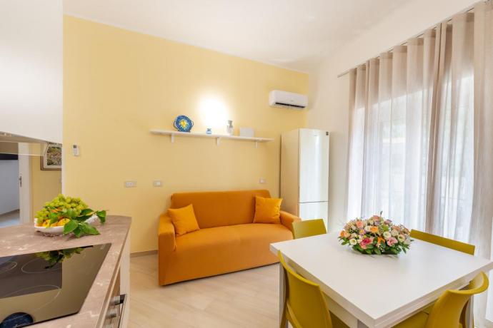 Soggiorno divano letto Minori vista mare