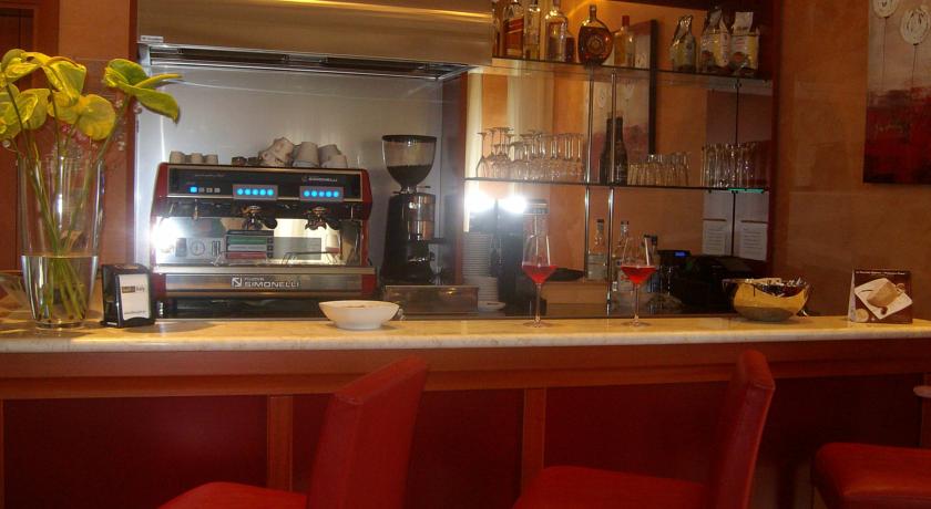 Bar per caffè o aperitivi 