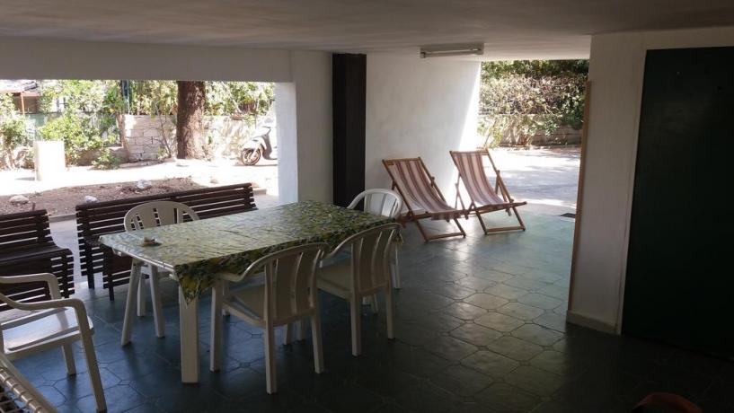 Ampio porticato con giardino-barbecue-e-parcheggio in Salento