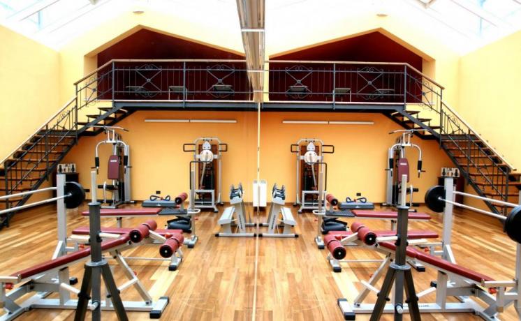 Hotel 4 stelle con Palestra e Attrezzi Professionali