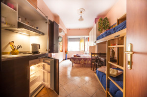 camera con bagno privato e cucina a Roma