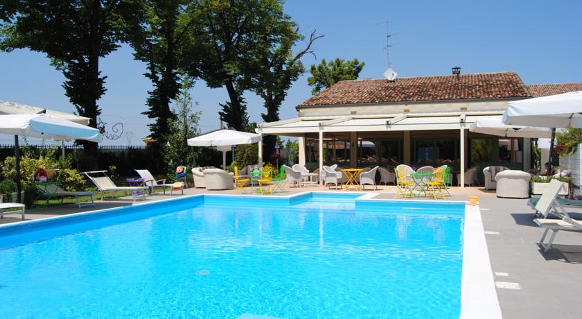 Vista meravigliosa della nostra piscina