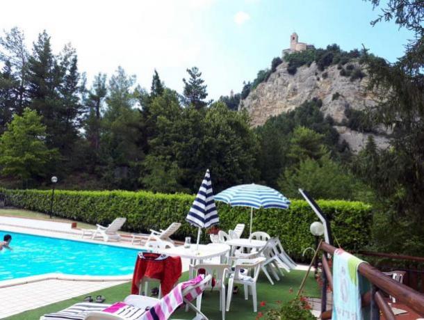 Piscina attrezzata in Villa Vacanza Marche 