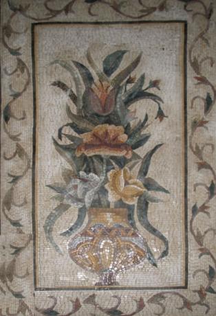 Realizzazione a mano splendidi mosaici in marmo