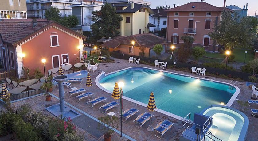 Hotel tre stelle con piscina a Bellaria 