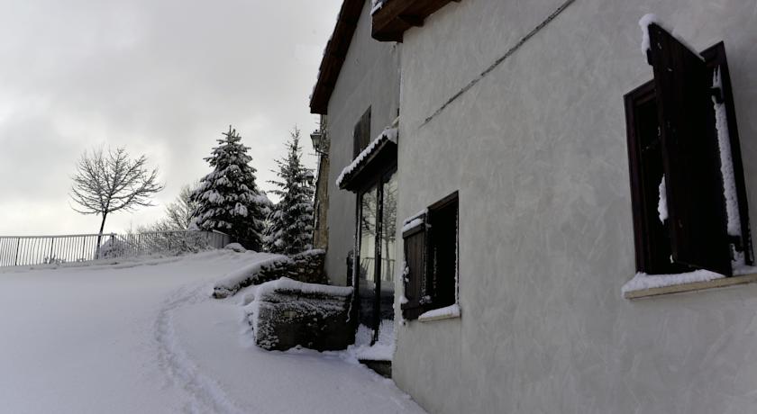 Albergo**** Diffuso con Camere Matrimoniali a Rovere  