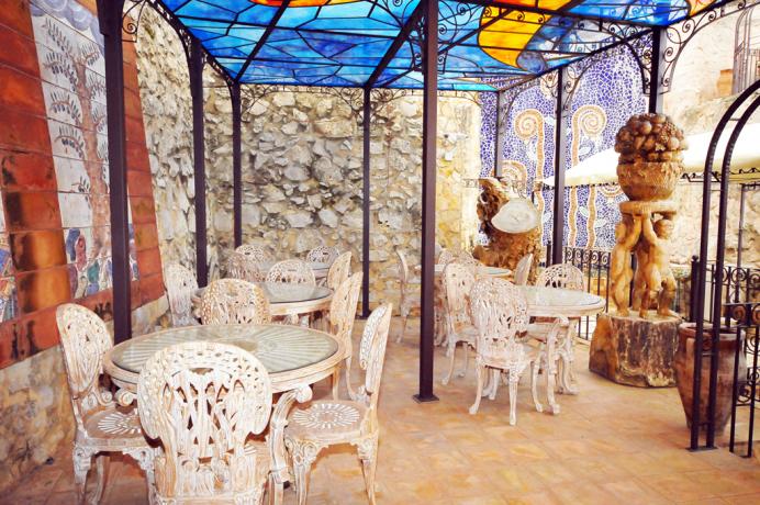 Hotel in Sicilia con portico "della Conca d'oro"