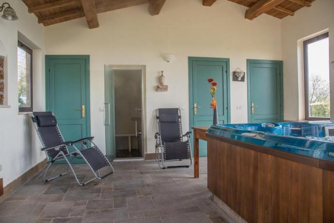 Centro Benessere con Sauna e Vasca Idromassaggio