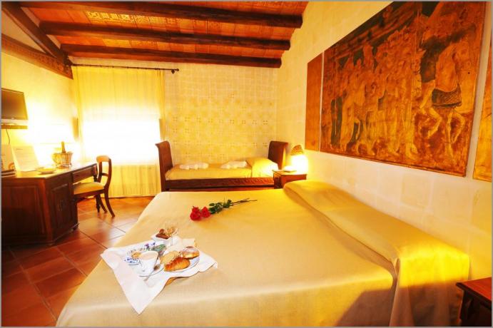 Albergo Alcamo, Tripla 401 "STANZA DELL'INCORONAZIONE"