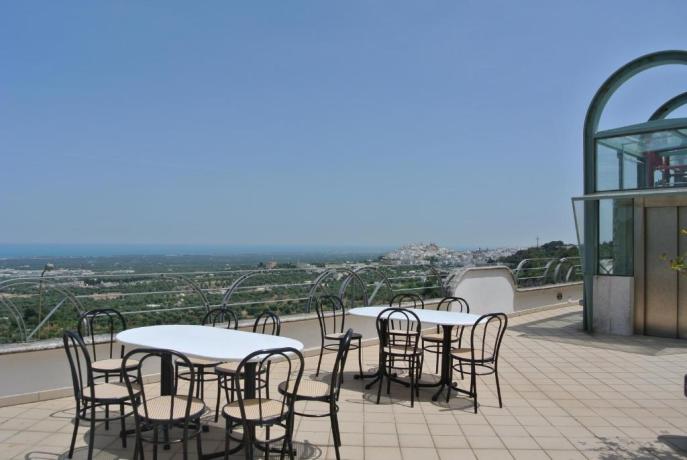 Terrazzino panoramico con ascensore Hotel Ostuni