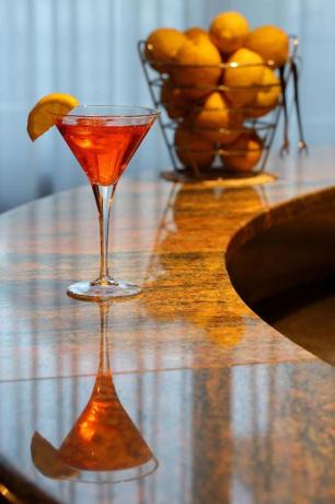 Bar-Aperitivi-Hotel-3-stelle-San-Bartolomeo-a-mare-Liguria