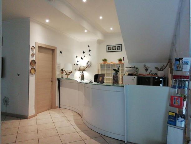 Reception-H24-Hotel-3stelle-Paestum