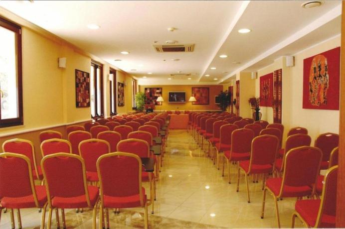 Sala congressi hotel 4 stelle fronte mare Taranto