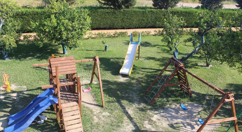 Hotel con Giardino attrezzato per Bimbi 