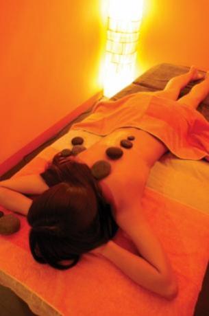Massaggi con pietre Hot Stones in Centro Benessere