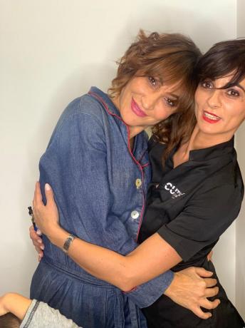 Parrucchiera Alice che Coccola le sue Clienti