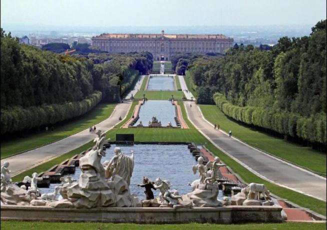 Hotel4stelle vicino reggia di caserta con suite Casapulla 