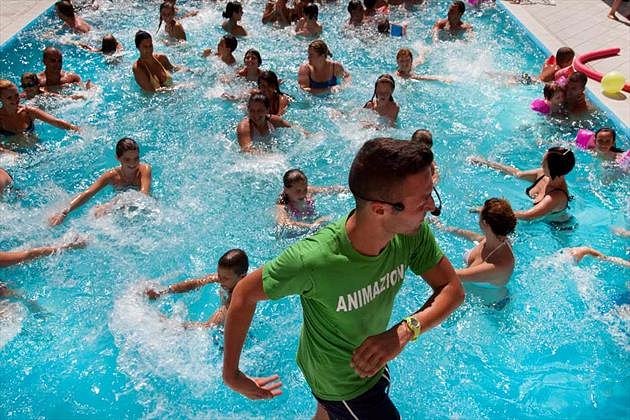 animazione piscina Hotel 3 stelle Rodi-Garganico