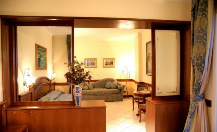 Camera con Divano Letto