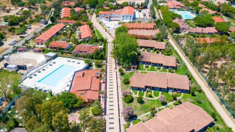 resort-villaggio-budoni-piscina-animazione-spiaggia