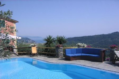 Residence with pool in  Rapallo
