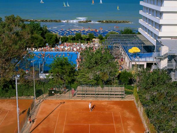 Hotel con campi sportivi e piscine a Montesilvano 