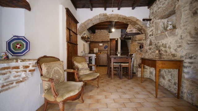 Appartamento dimora-del-vicinato con cucina, Fontecchio 