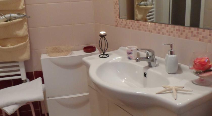 Camera girasole bagno con doccia