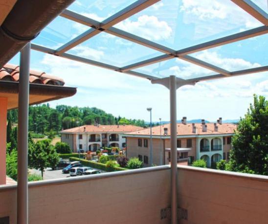 pergolato con copertura in vetro pv1