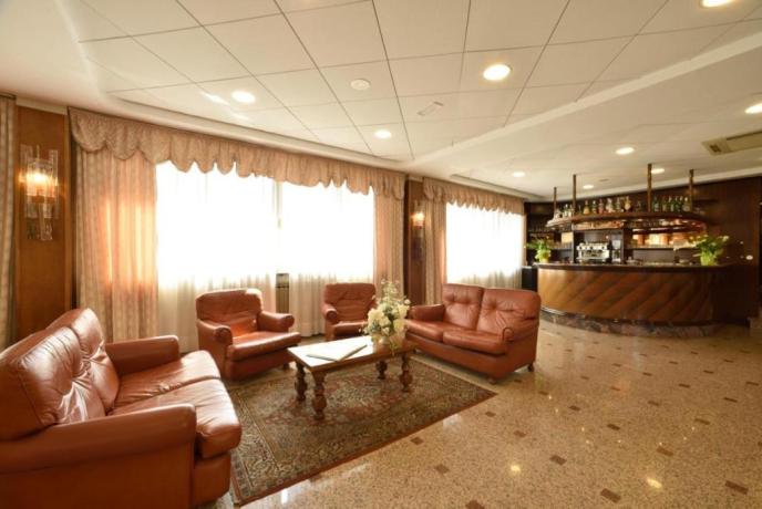 Hall Hotel 3 Stelle San-Bartolomeo-a-mare Liguria