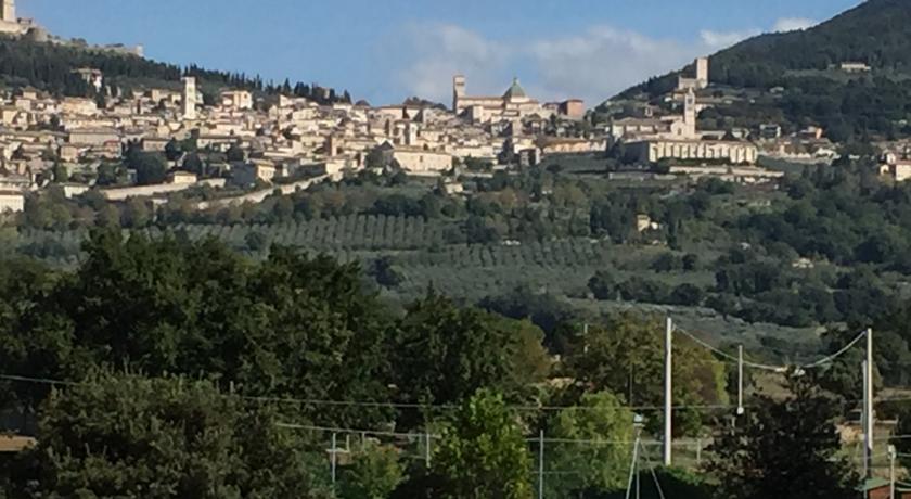 Vista Assisi dalla Spa Suite. 