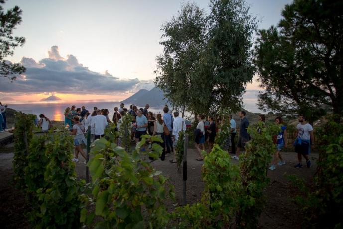 Relais a Lipari con cene degustative cantina Sicilia