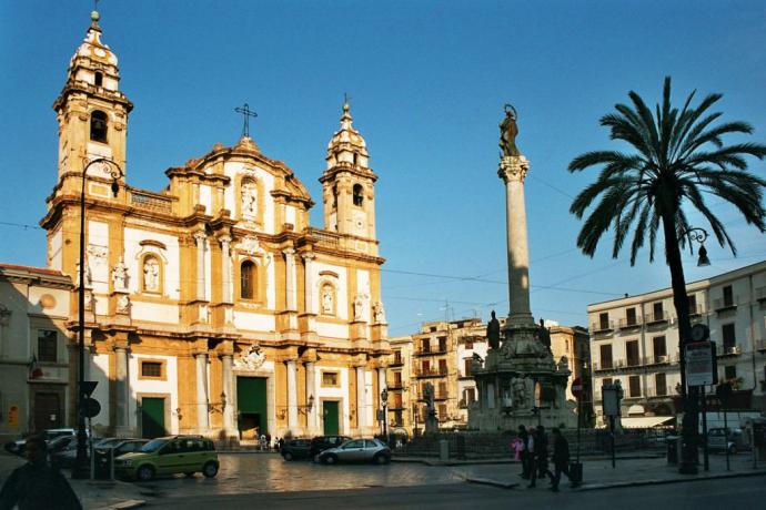 Hotel 4 stelle nel centro storico di Palermo 