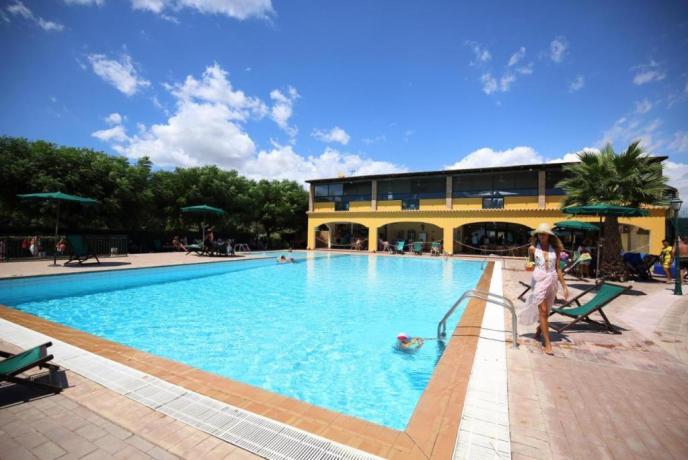 Piscina adulti al Villaggio Marina del Marchese Calabria