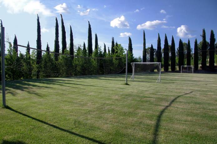 Agriturismo con campo calcio a Corciano