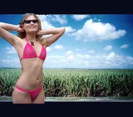 Bikini rosa con perizoma della Repubblica Dominicana