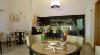 Bar dell'hotel cocktail e stuzzichini