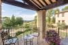 Balcone Privato con tavolo e sedie
