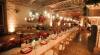 Ampia sala ristorante con camini