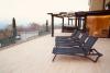 Spazio relax panoramico condiviso con idromassaggio