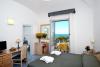 Camere con balcone vista mare