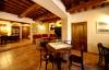 Casolare con camere, appartamenti Ristorante e piscina Gubbio