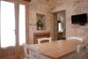 Trullo con soggiorno e uso cucina Bari